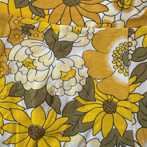 NWT HER PONY Retro Flower High Waist Flare Bell Bottom Buttercup Pants SIZE S - Picture 4 of 4